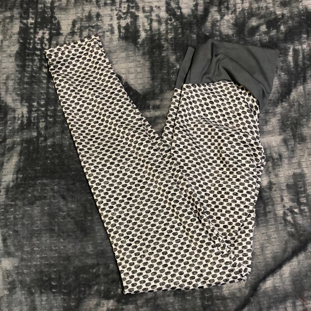 White and grey honeycomb leggings!!